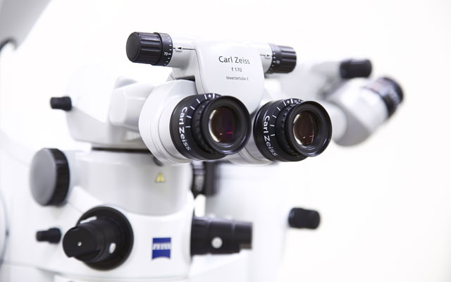 写真:眼科医療機器